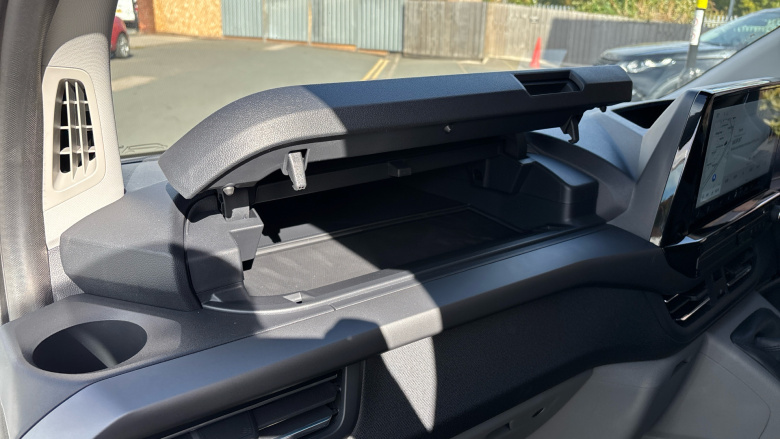 Ford Tourneo Custom 320 L1 Diesel Fwd 2.0 EcoBlue 136ps H1 Titanium 8 seater Auto